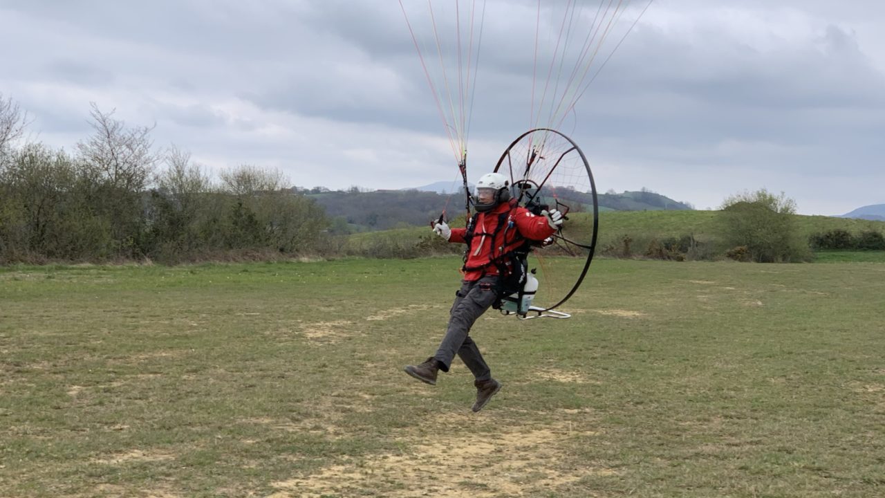 Voiles de Parapente Paramoteur - Performance et Maniabilité Envolées